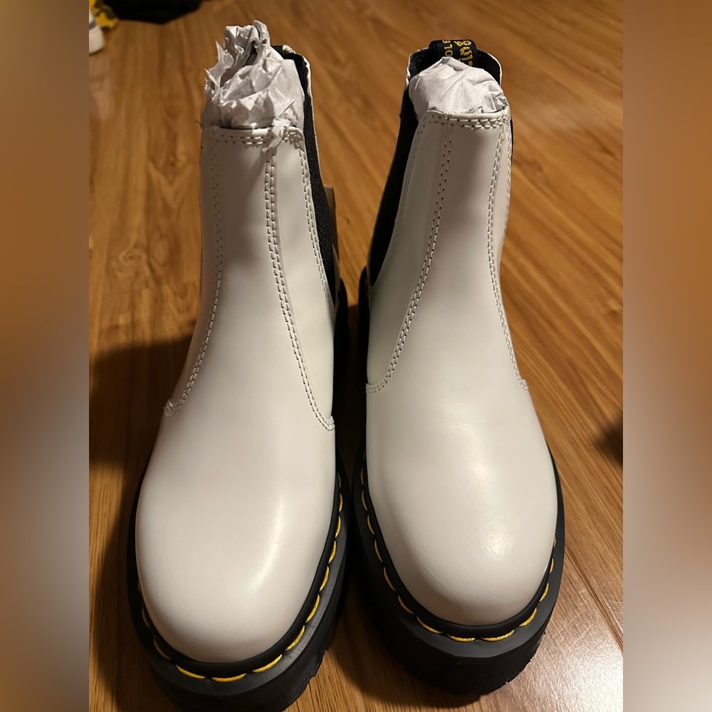 Dr. Martens 2976 Quad Platform Chelsea Boot